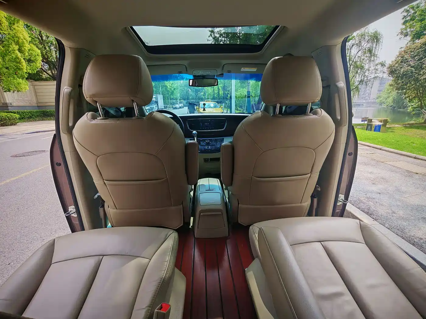 Buick GL8 2018 28T Premium Model China VI фото 18