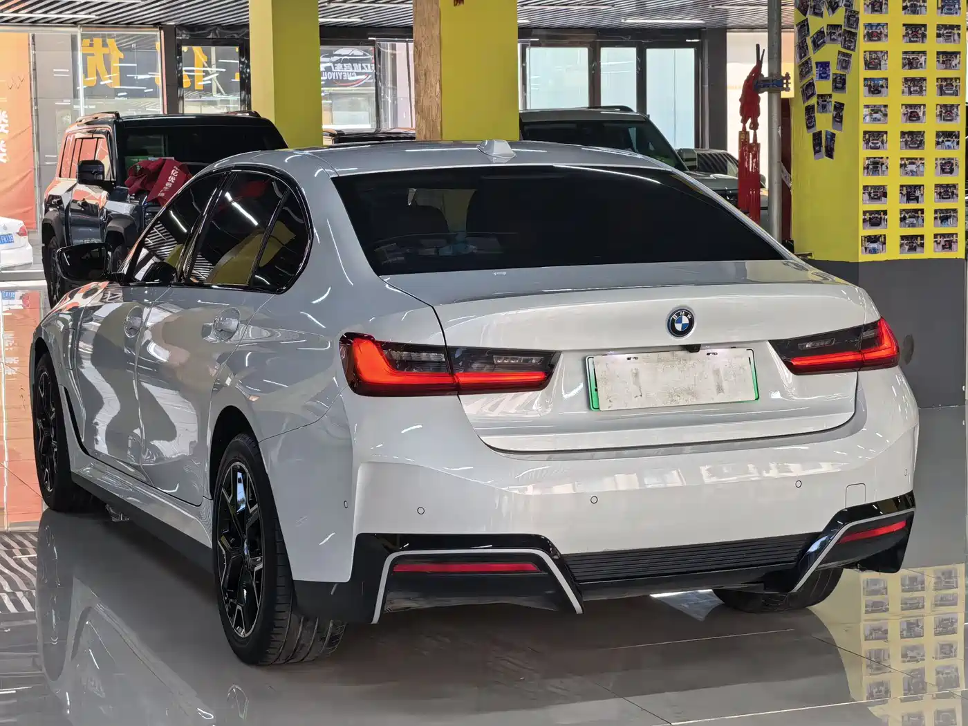 BMW i3 2025 eDrive 40 L Shadow Night Package фото 16