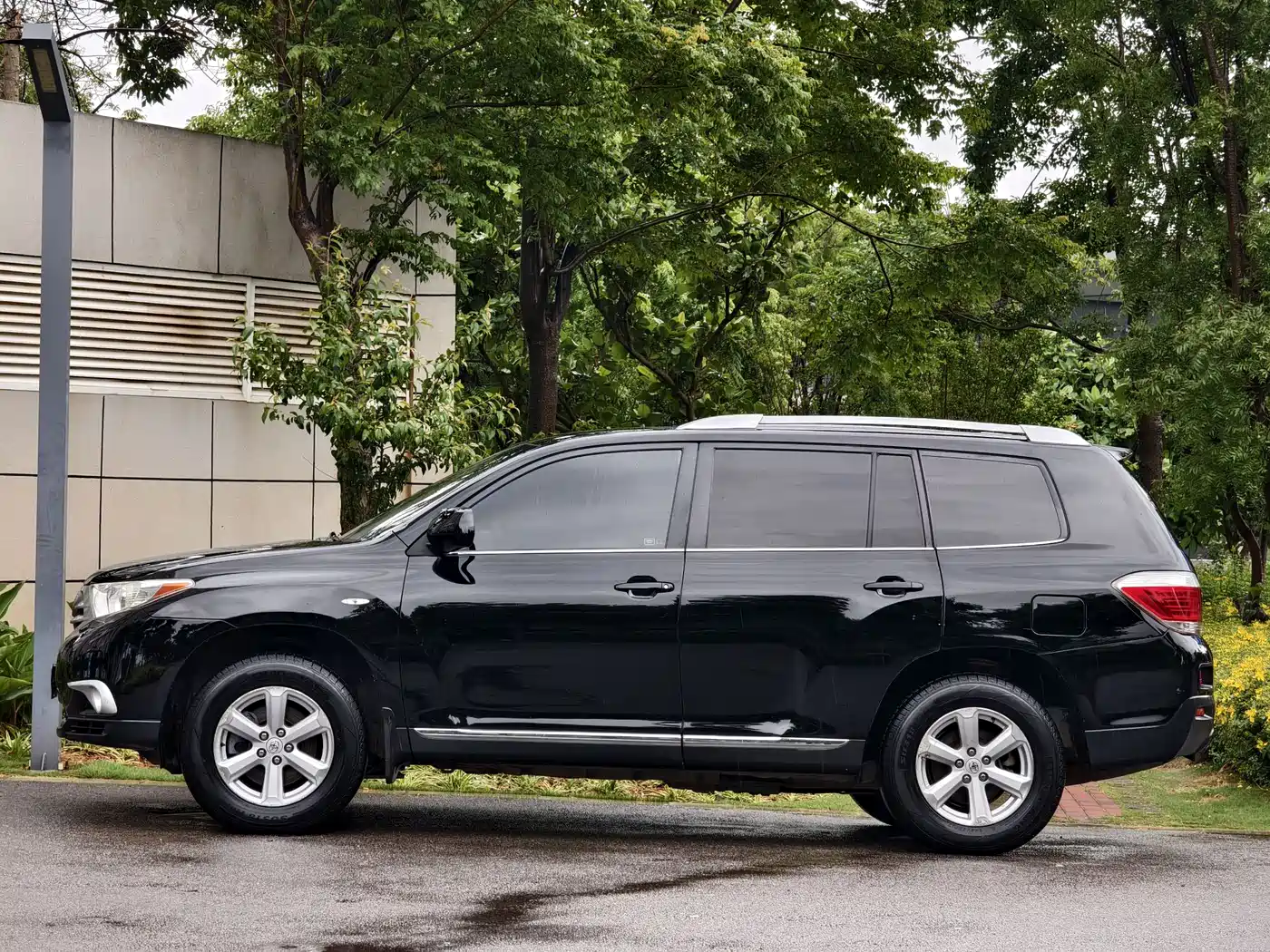 Toyota Highlander 2012 2.7L 2WD 5-seater Elite Edition фото 4
