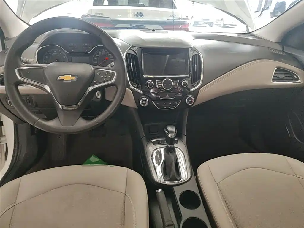 Chevrolet Cruze 2015 1.5L Automatic Luxury Edition фото 10
