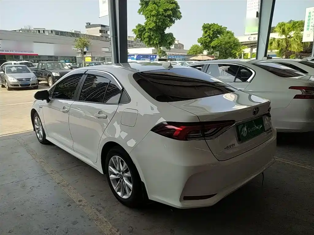 Toyota Corolla 2023 1.8L Smart Hybrid Dual Engine Elite Edition фото 5
