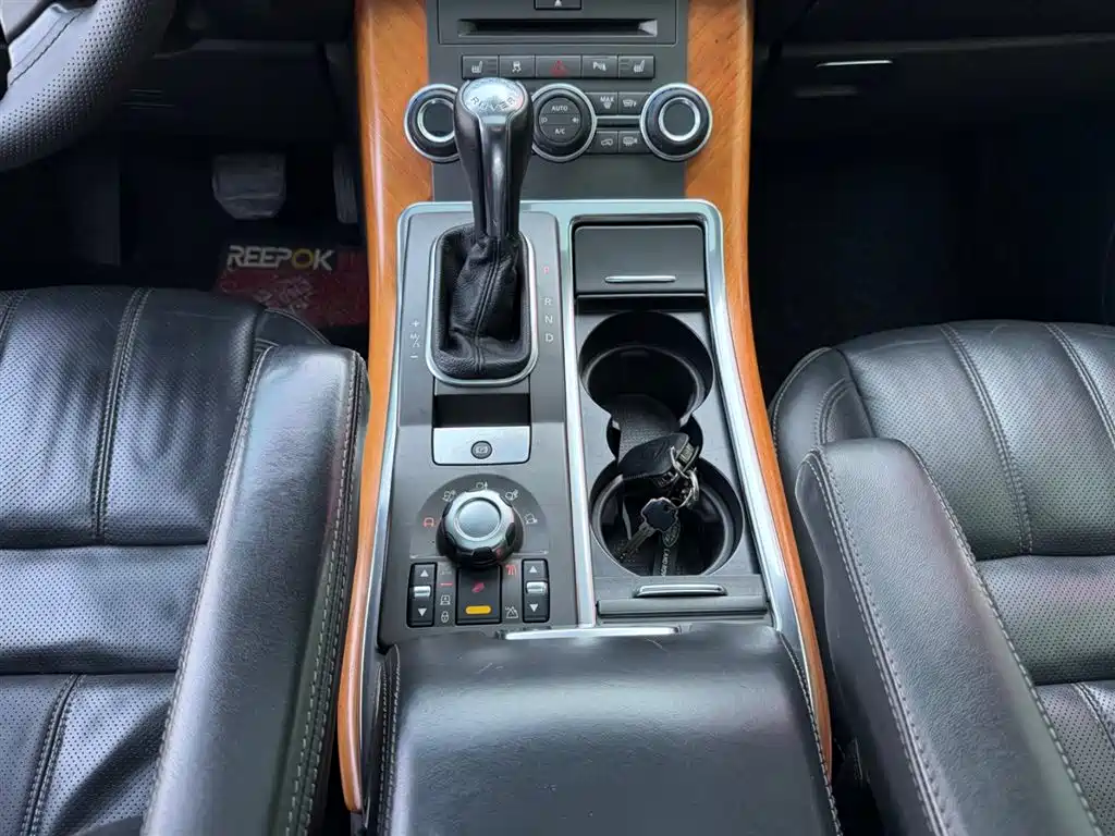 Land Rover Range Rover Sport 2010 3.6 TDV8 HSE Diesel фото 7
