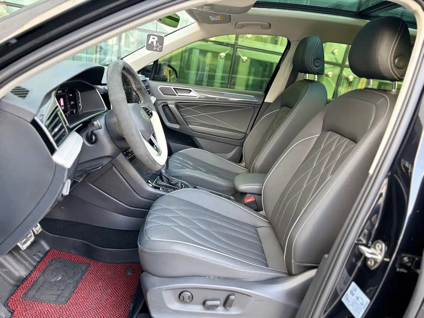 Volkswagen Tiguan L 2022 330TSI Auto 2WD R-Line Premium Edition фото 3