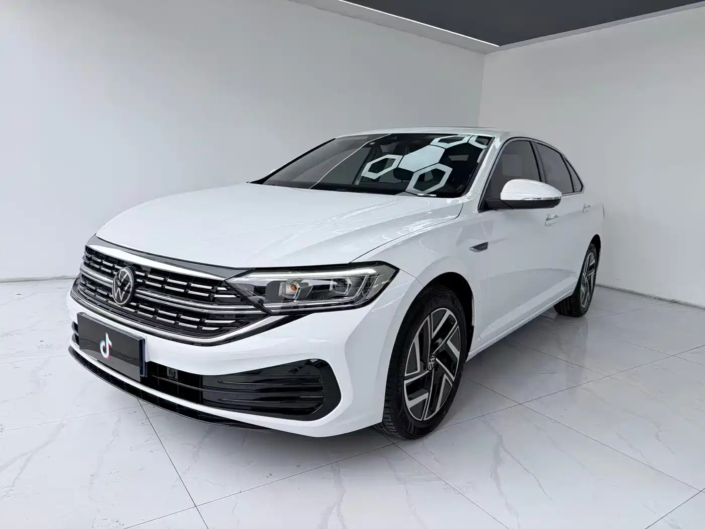 Volkswagen Sagitar 2023 300TSI DSG Surpassing Edition