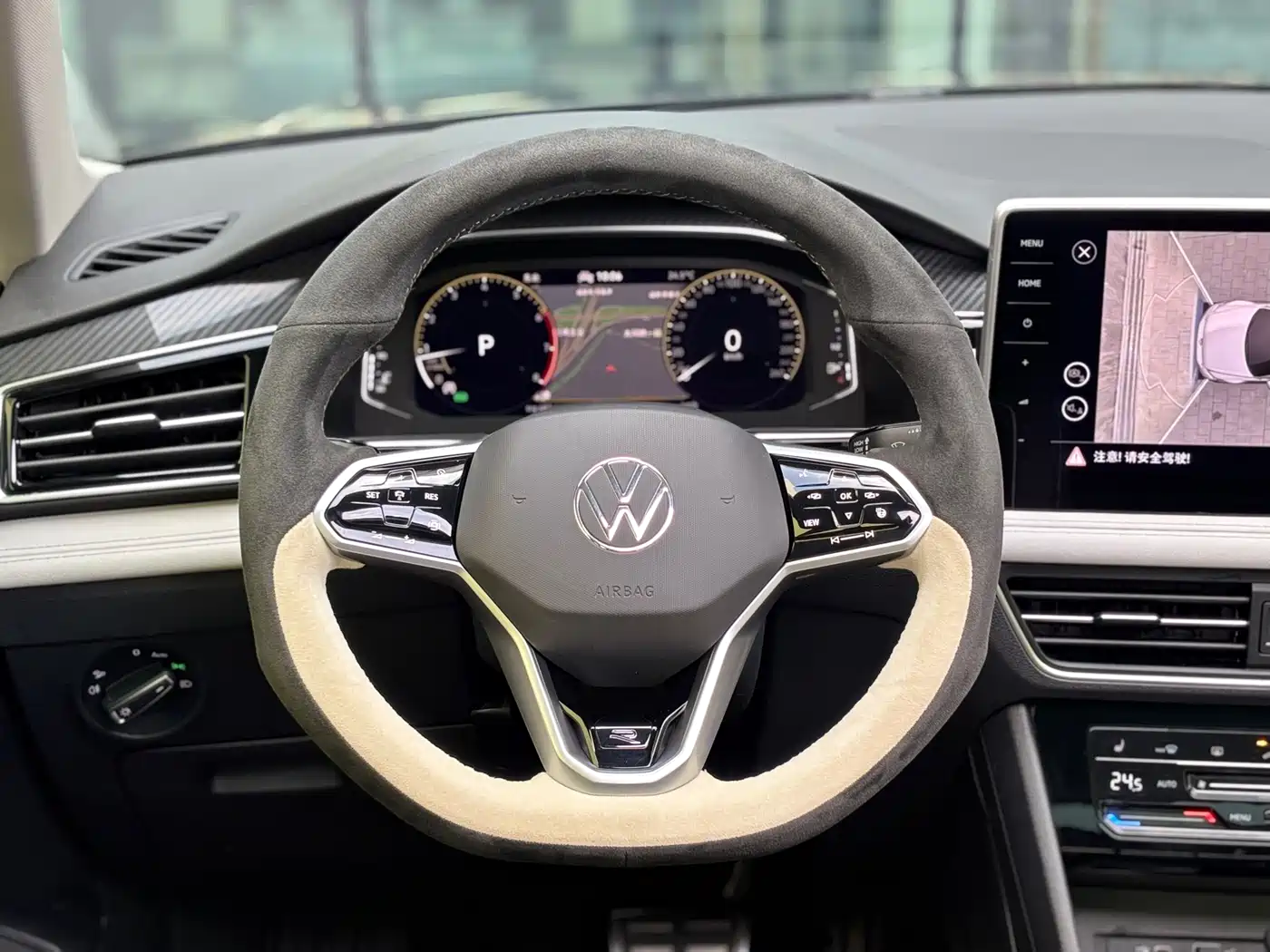 Volkswagen Tiguan L 2022 330TSI Auto 2WD R-Line Premium Edition фото 9