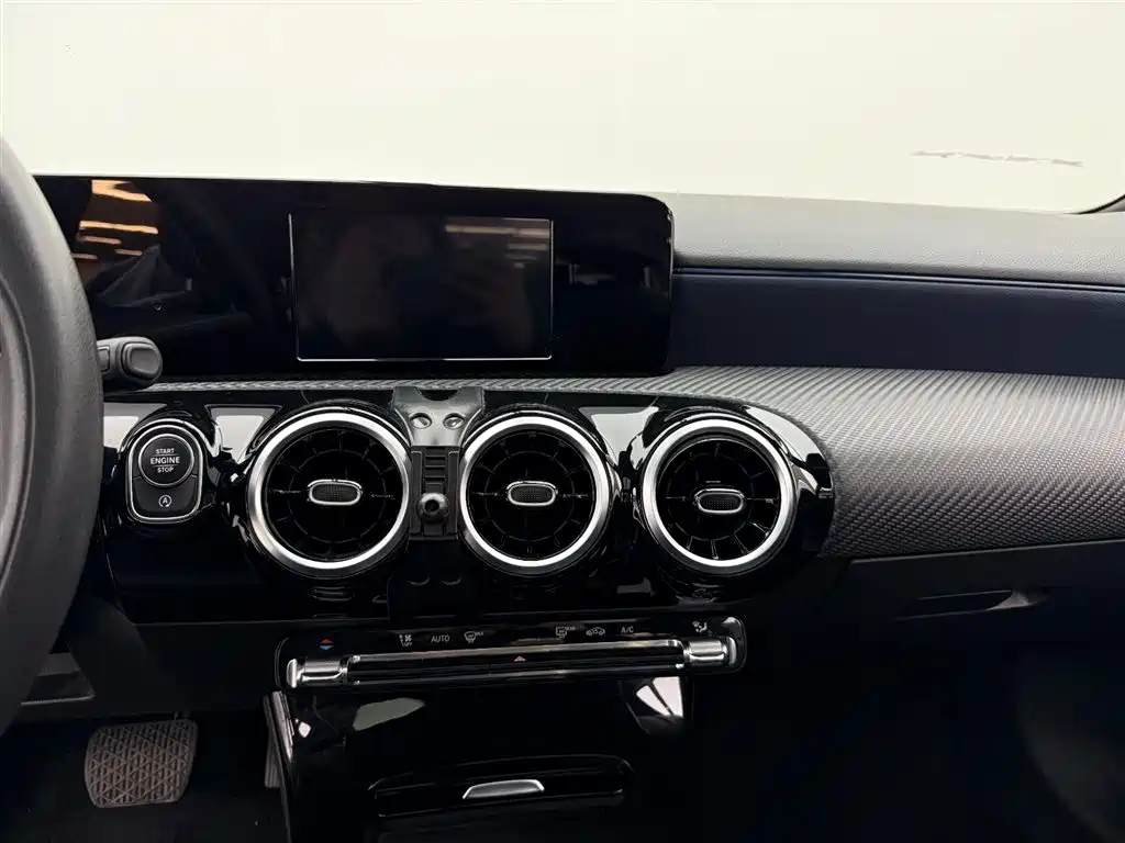 Mercedes-Benz A-Class 2021 A 180 L фото 2