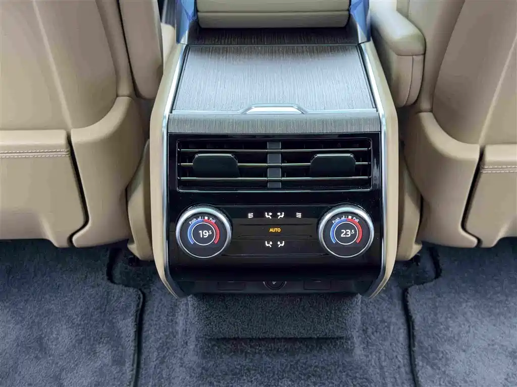 Land Rover Range Rover 2023 2023 3.0 L6 400PS Genesis Extended Version