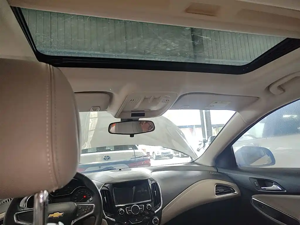 Chevrolet Cruze 2015 1.5L Automatic Luxury Edition фото 18