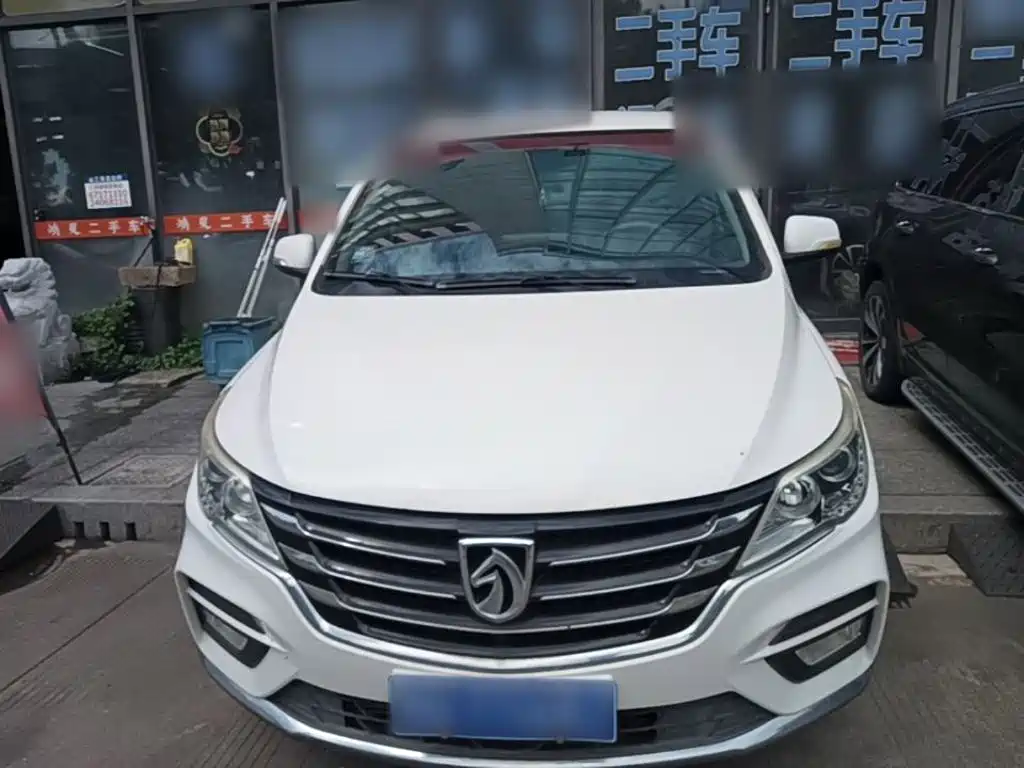 Baojun 560 2017 2017 1.5T Manual Comfort 7-seater