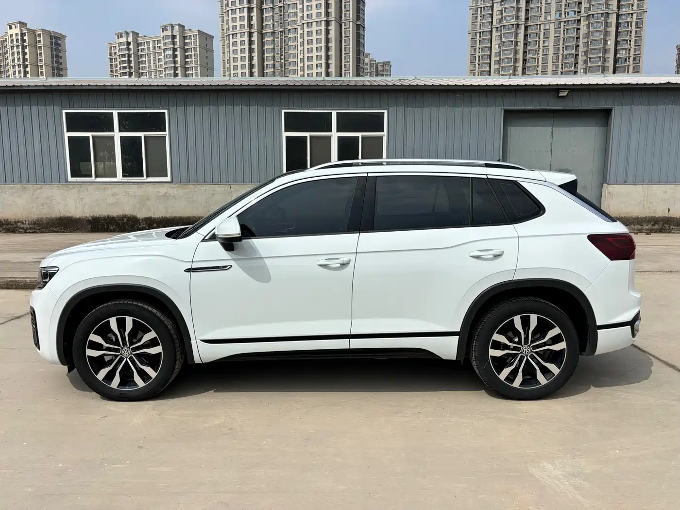 Volkswagen Tayron 2022 380TSI 4WD R-Line Smart Connect Edition фото 4