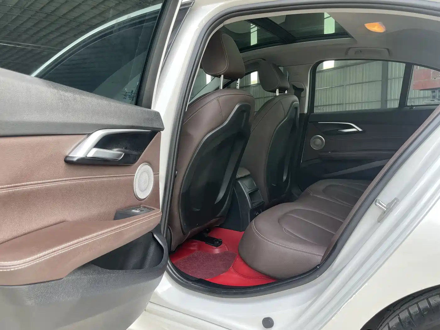 BMW 1 Series 2022 120i M Sport Shadow Edition фото 26