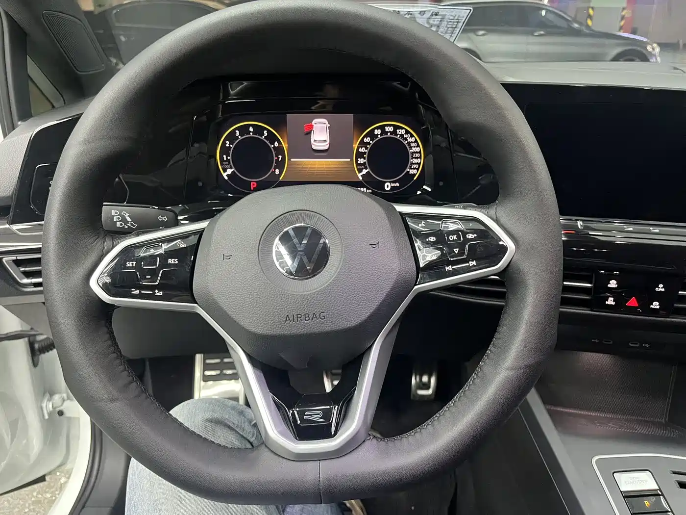 Volkswagen Golf 2023 Facelift 280TSI DSG R-Line Lite фото 11