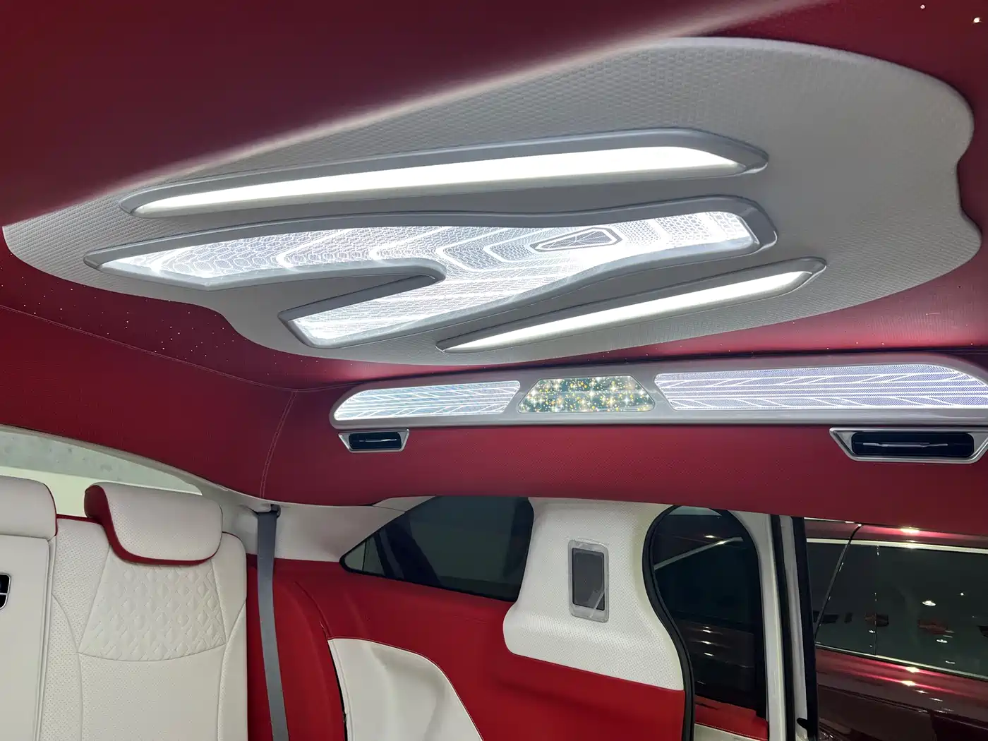 Toyota Sienna 2024 2.5L Hybrid Comfort Edition фото 19