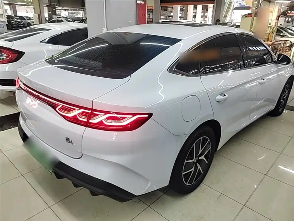 BYD Qin L 2024 DM-i 120KM Superior Edition фото 7