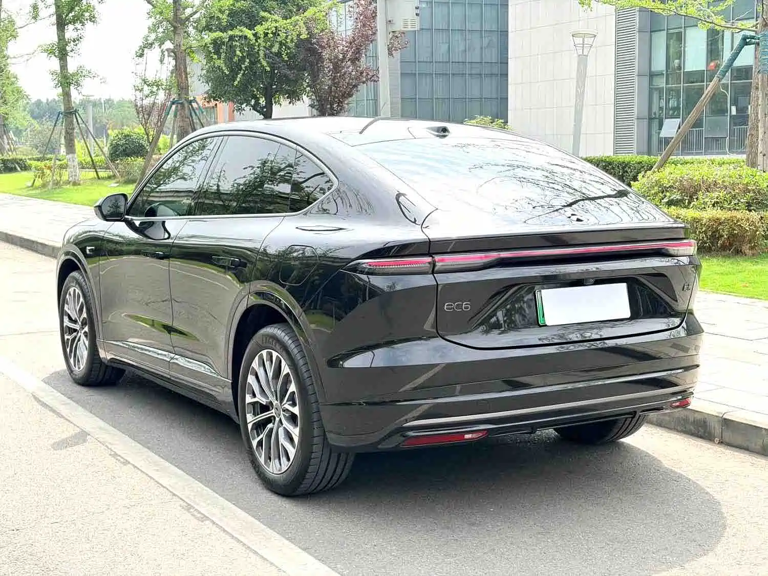 Фото 7 - NIO EC6