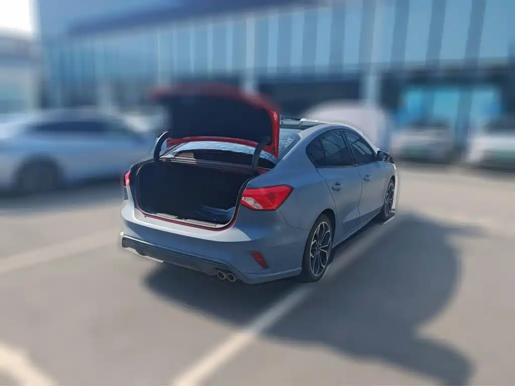 Photo 2 - Ford Focus