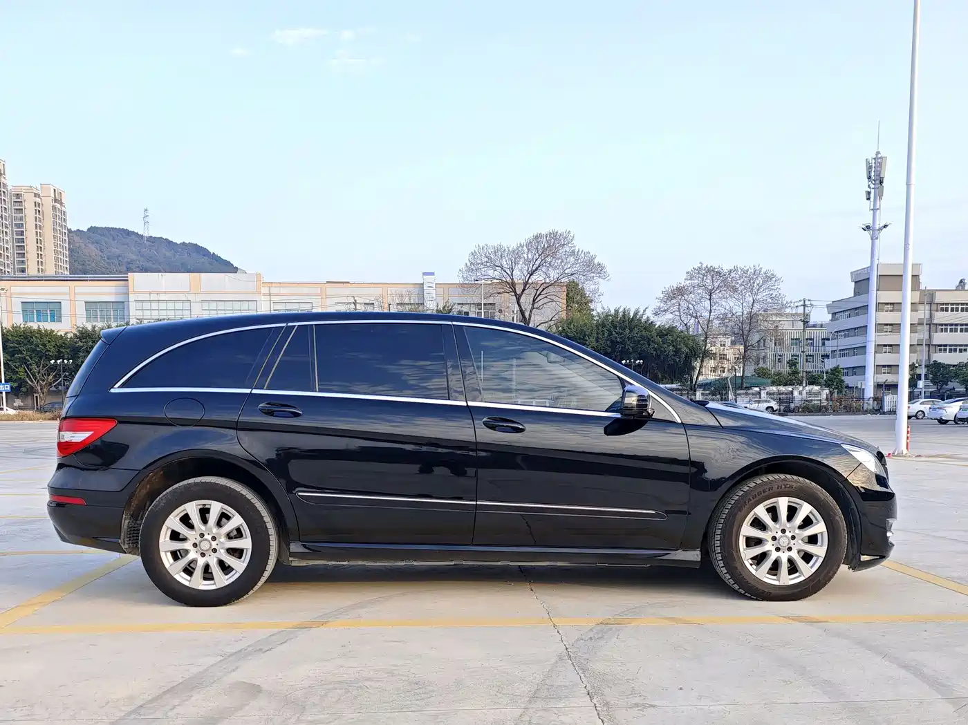 Mercedes-Benz R-Class 2017 R 320 4MATIC Business Collector's Edition фото 6