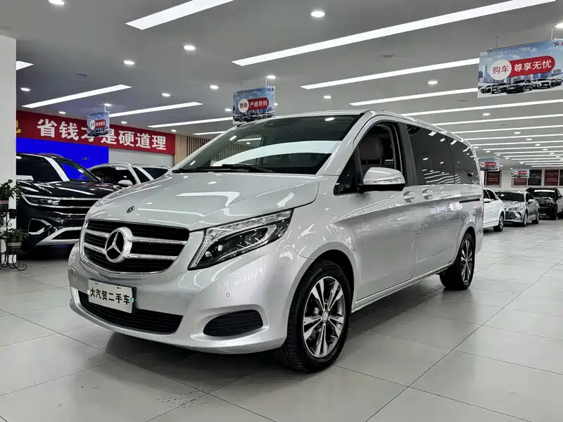 Mercedes-Benz V-Class Model V 260 Pilot Edition
