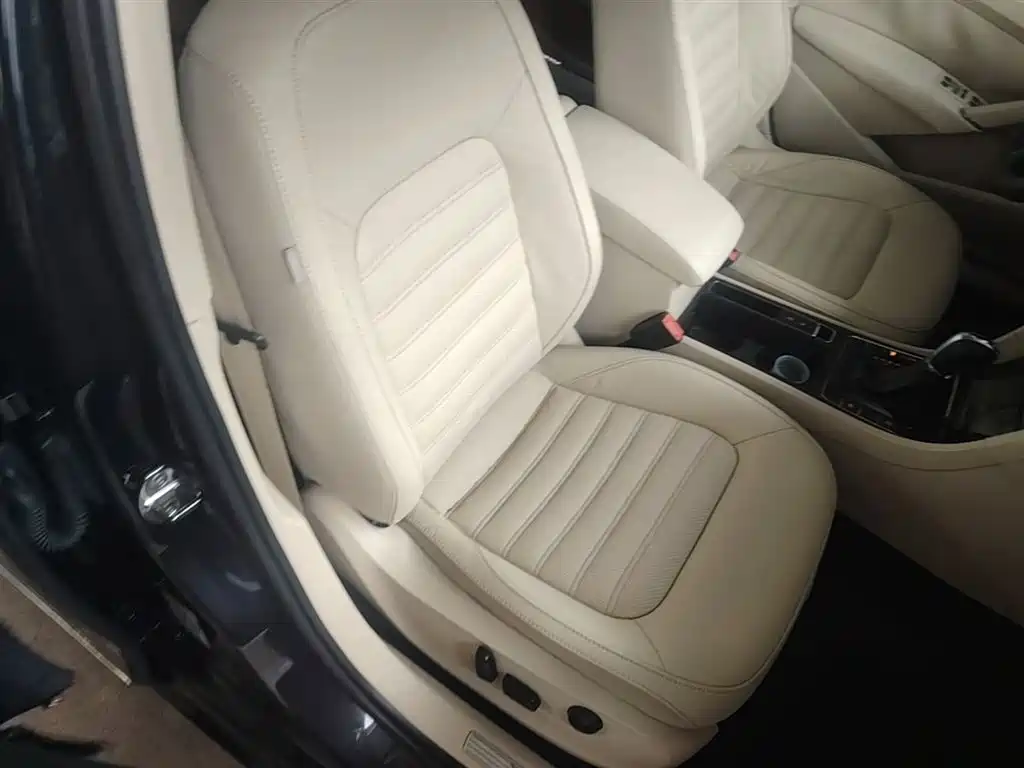 Volkswagen Passat 2013 1.8TSI DSG Yuzun фото 25