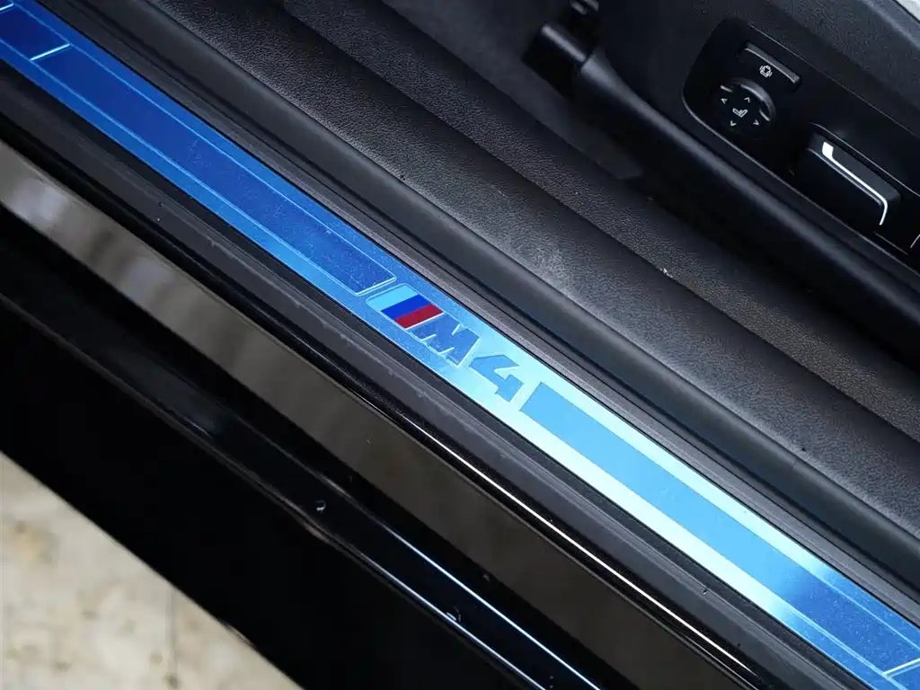 BMW M4 2024 BMW M4 Coupe Competition фото 35