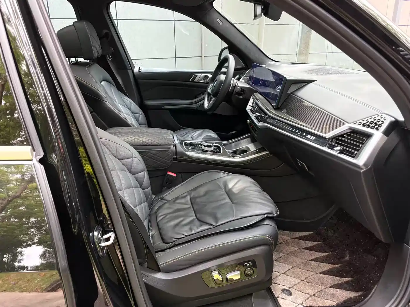 BMW X5 2024 xDrive 40Li Exclusive Black Flame Limited Edition фото 11