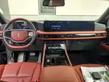 Photo 7 - Lincoln Aviator