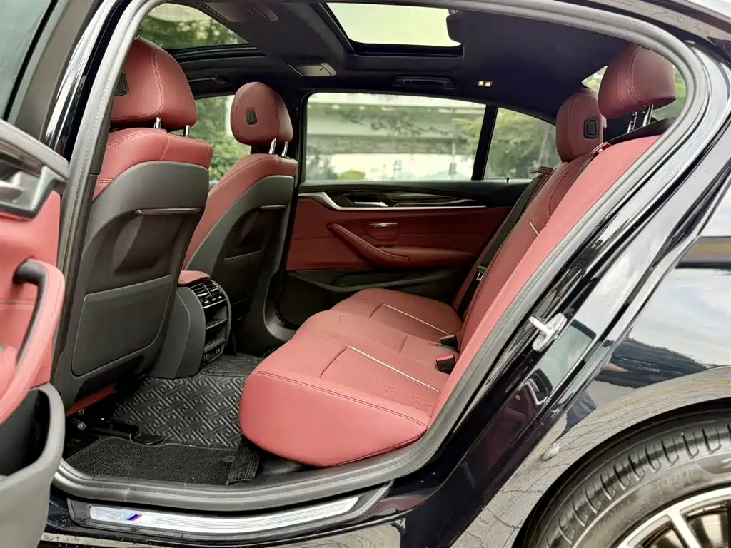BMW 5 Series 2021 530Li Leading M Sport Package фото 5