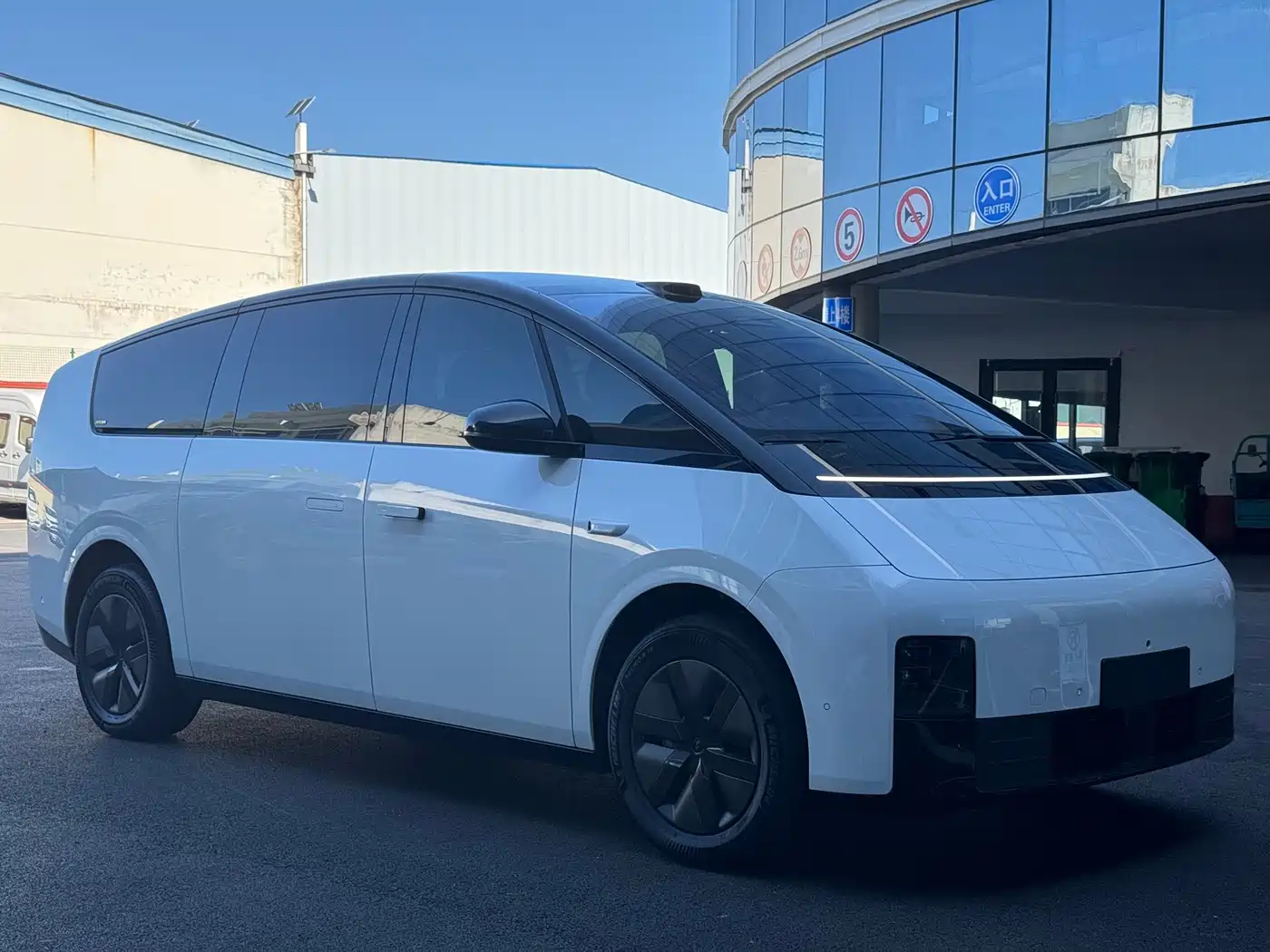 2026 Li Auto MEGA