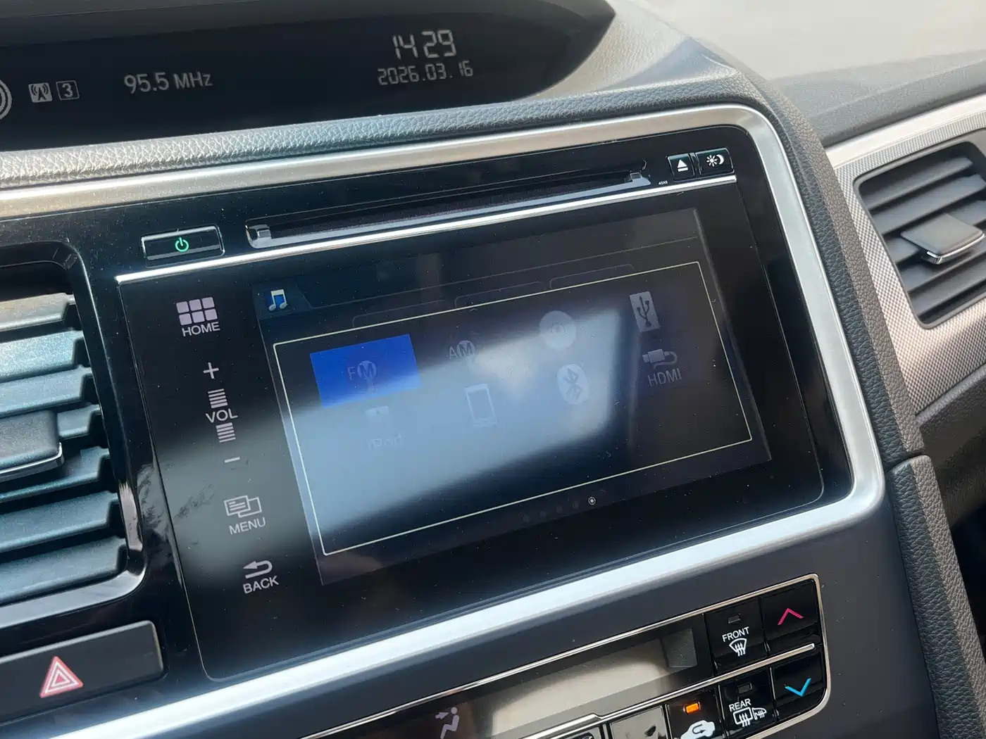 Honda Spirior 2015 2.4L Luxury Edition фото 49