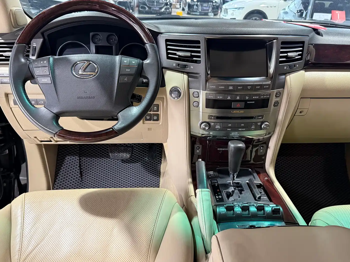 Lexus LX 2012 Model 570 фото 10