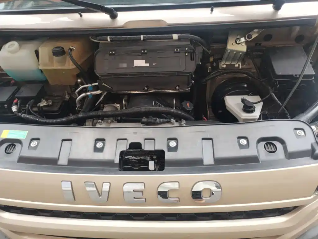 Iveco Daily 2023 2023 2.5T A35M1 Short Wheelbase Medium Roof Single Tire Sliding Door 5-9 Seats