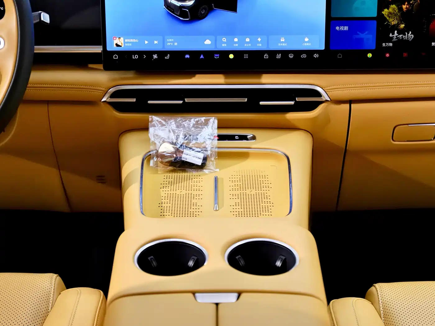 Voyah Auto Voyah Dreamer 2025 PHEV AWD Flagship Kunpeng Edition фото 17