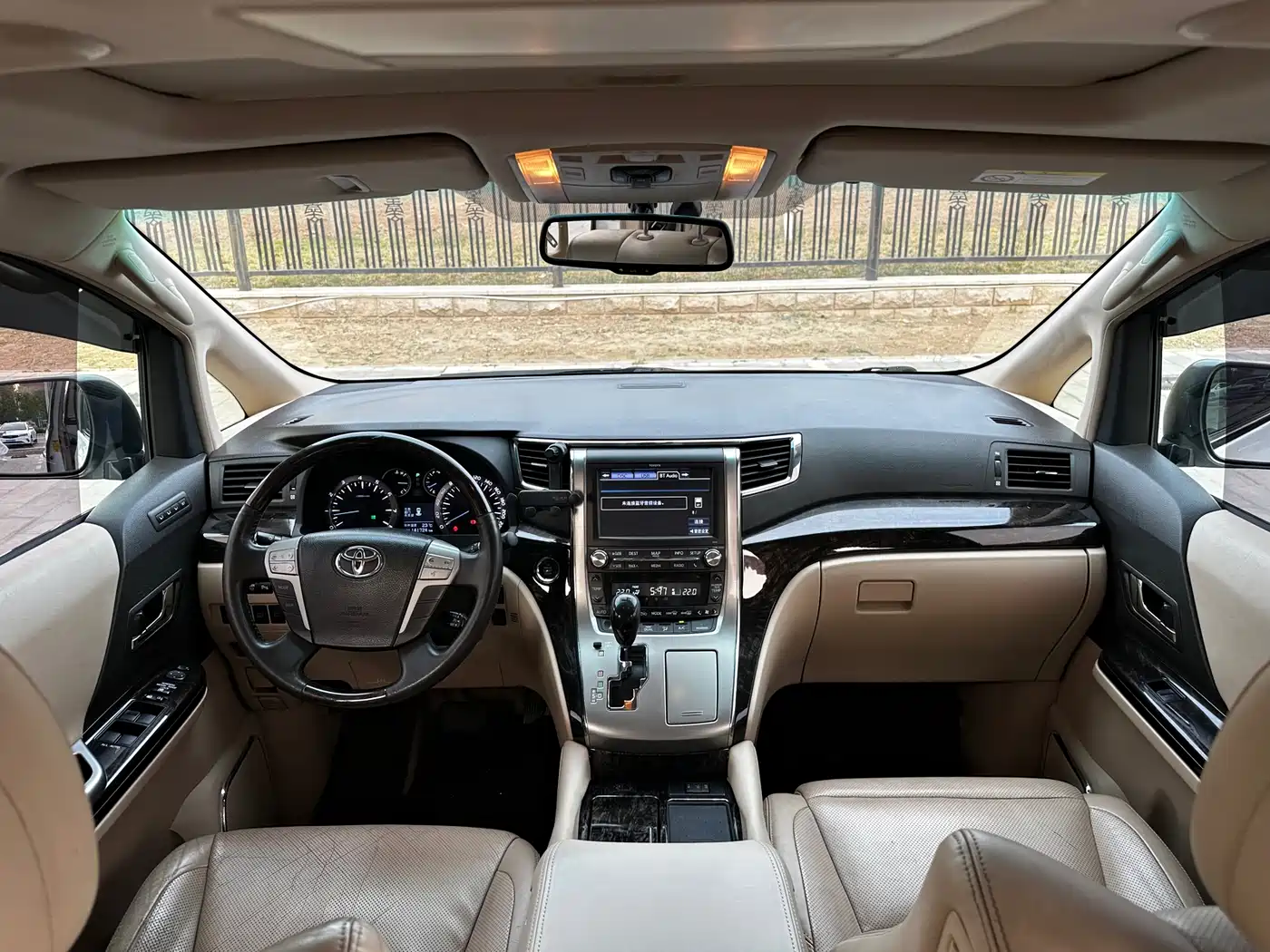 Toyota Alphard 2012 3.5L Luxury Edition фото 6