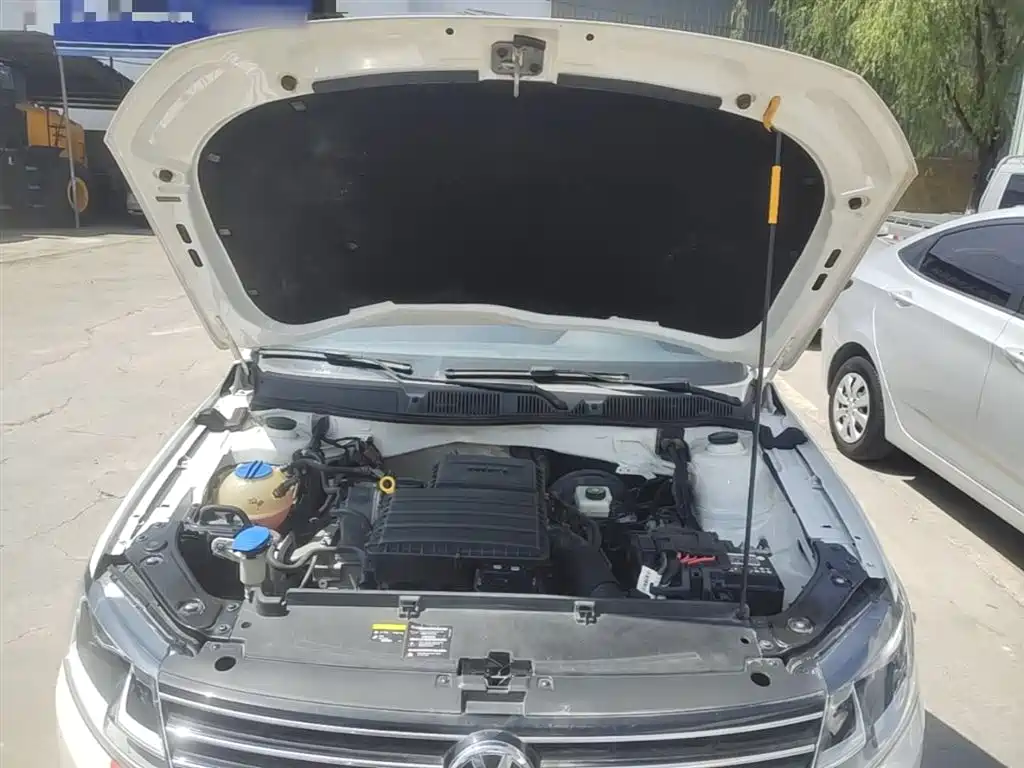 Volkswagen Lavida 2017 1.6L Manual Trend Edition фото 20