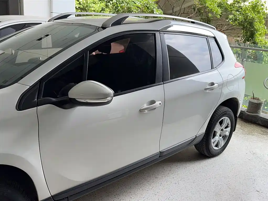 Peugeot 2008 2014 1.6L Automatic Trend Edition фото 16