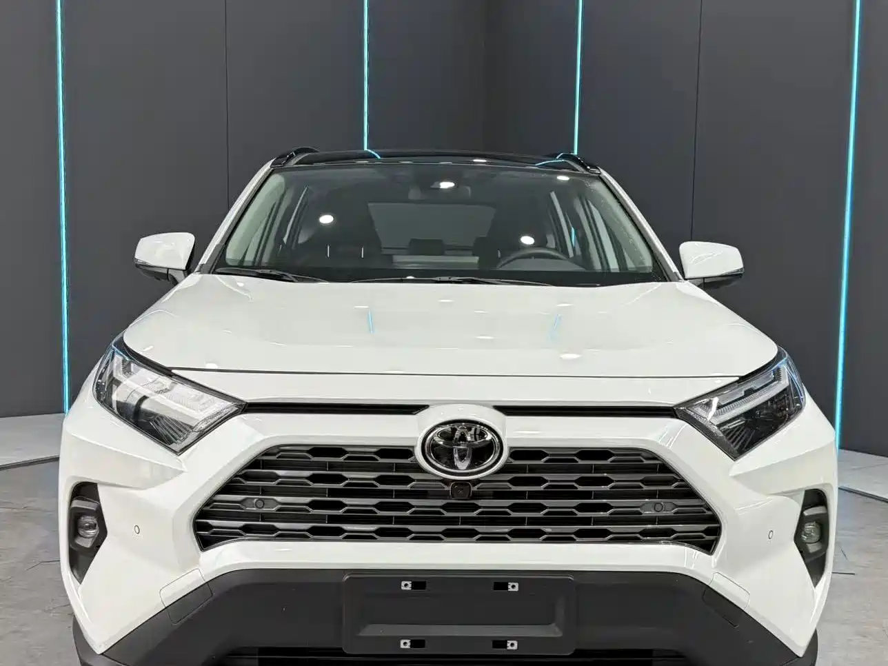 Toyota RAV4 2025 2024 2.0L CVT FWD Style Plus Edition