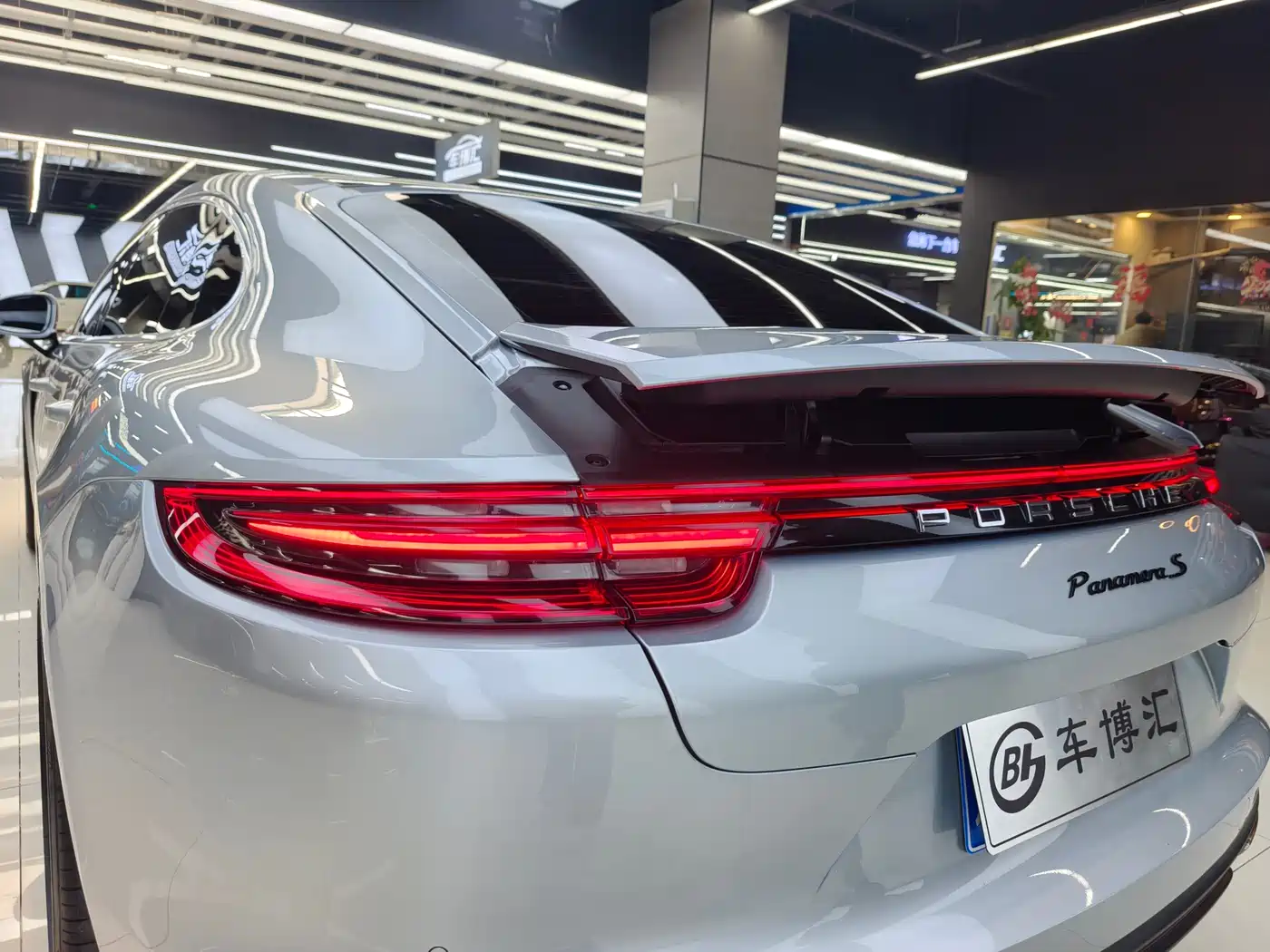 Porsche Panamera 2017 Panamera Executive Long Wheelbase 3.0T фото 20