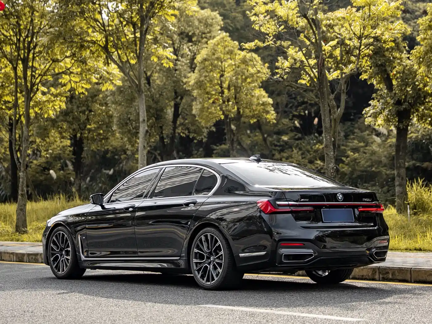 BMW 7 Series 2019 740Li Exclusive M Sport Package фото 6