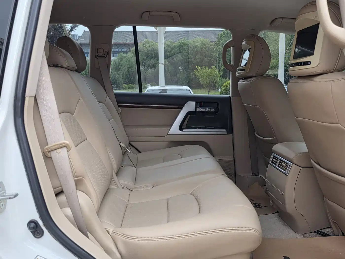 Toyota Land Cruiser (Import) 2015 4.0L V6 Middle East Limited Edition фото 19
