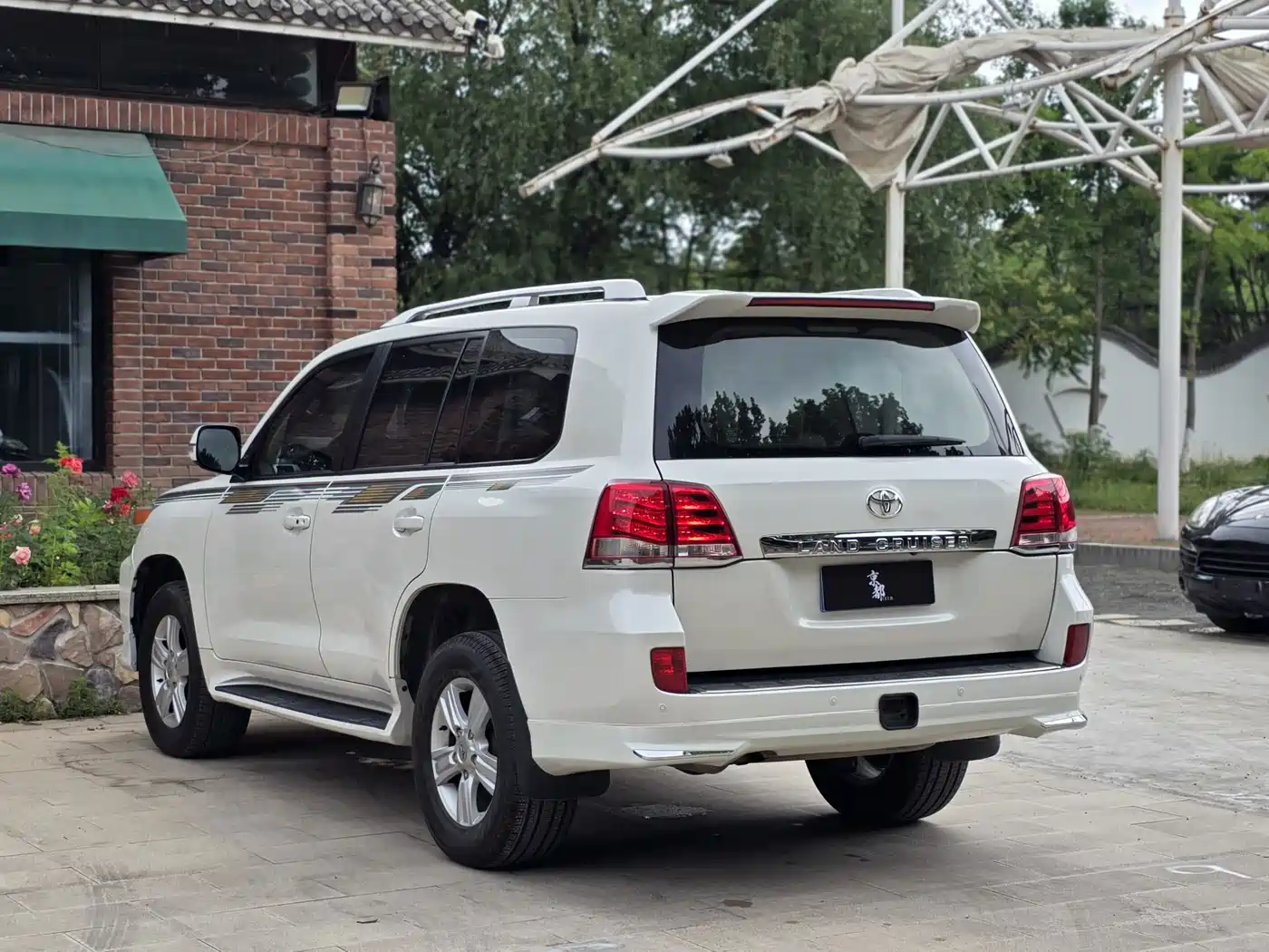 Toyota Land Cruiser (Import) 2015 4.0L V6 Middle East Limited Edition фото 6