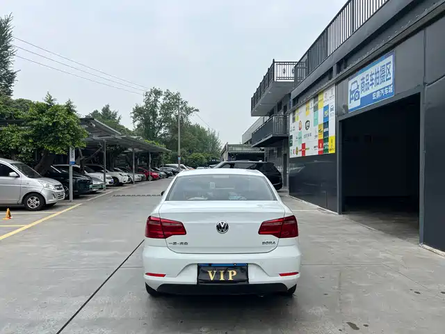 Volkswagen Bora 2015 Quality Edition 1.6L Automatic Comfort — фото 4