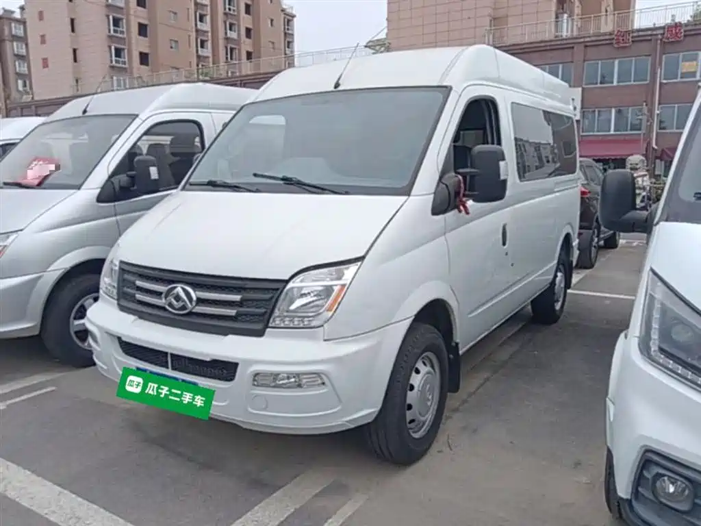 SAIC Maxus Xintu V80 2023 2.0T Manual Classic Aoyun Short Wheelbase Medium Roof 5/6 Seats