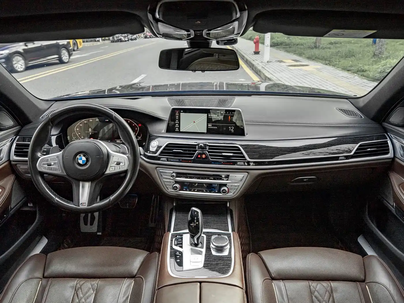 BMW 7 Series 2019 740Li Exclusive M Sport Package фото 8