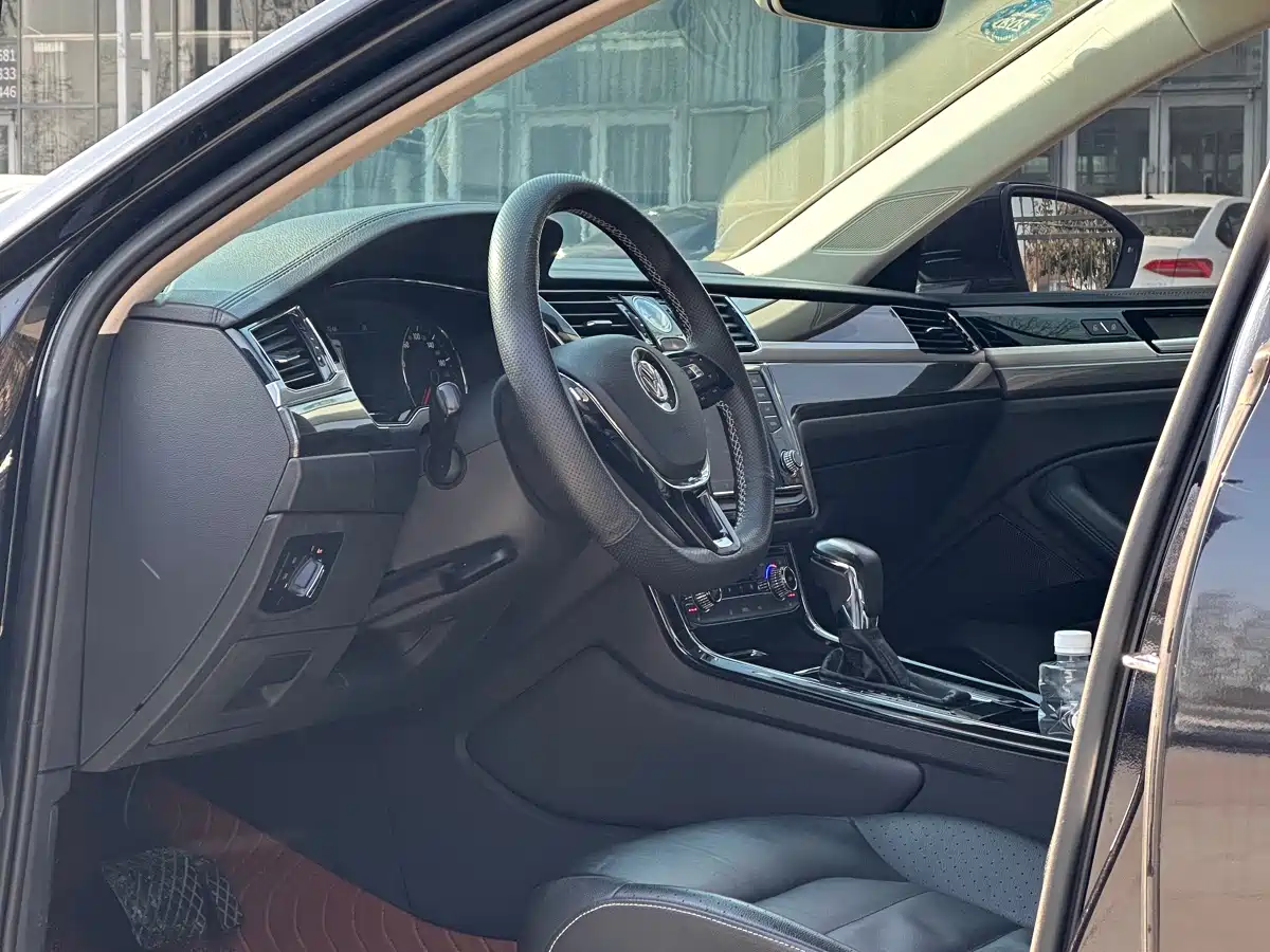 Volkswagen Phideon 2018 380TSI 2WD Business Edition фото 4