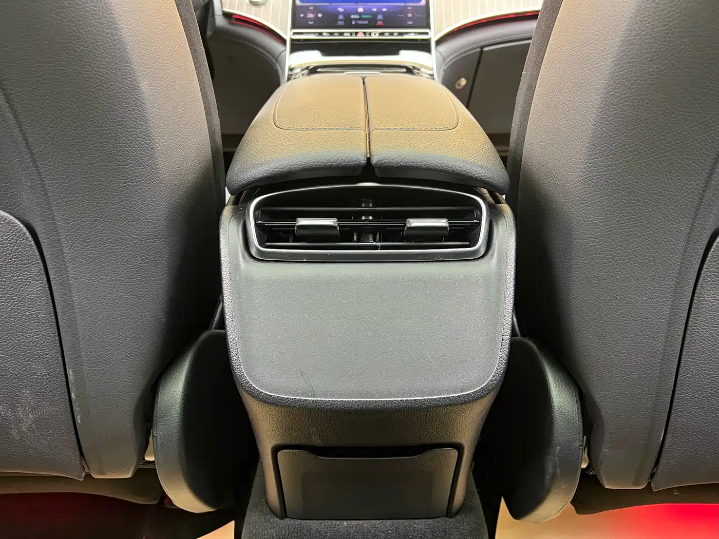 Mercedes-Benz EQE SUV 2023 350 4MATIC Pioneer Edition фото 30