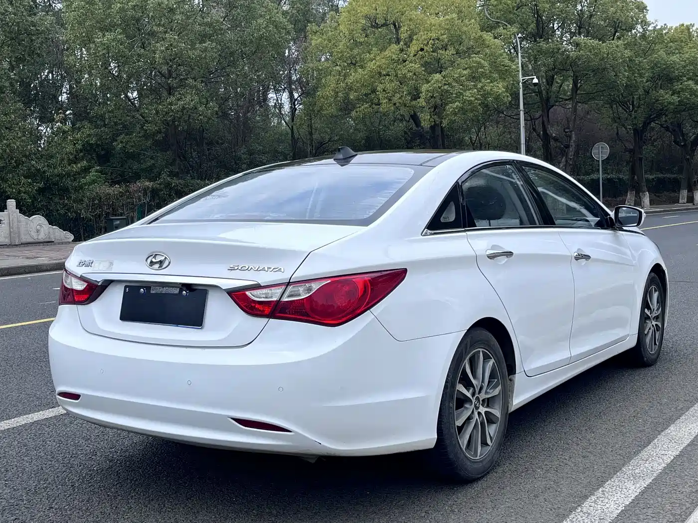 Hyundai Sonata 2013 2.0L Automatic Luxury Edition фото 4