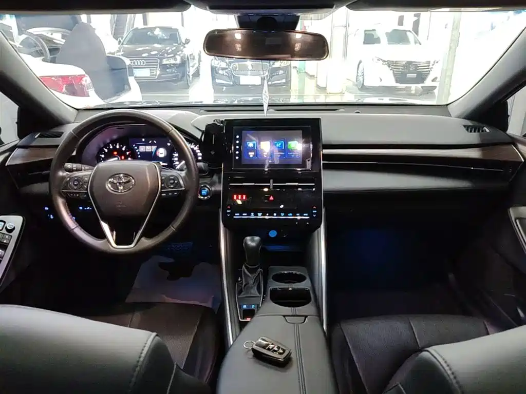 Toyota Avalon 2023 2.0L Premium Selection фото 10