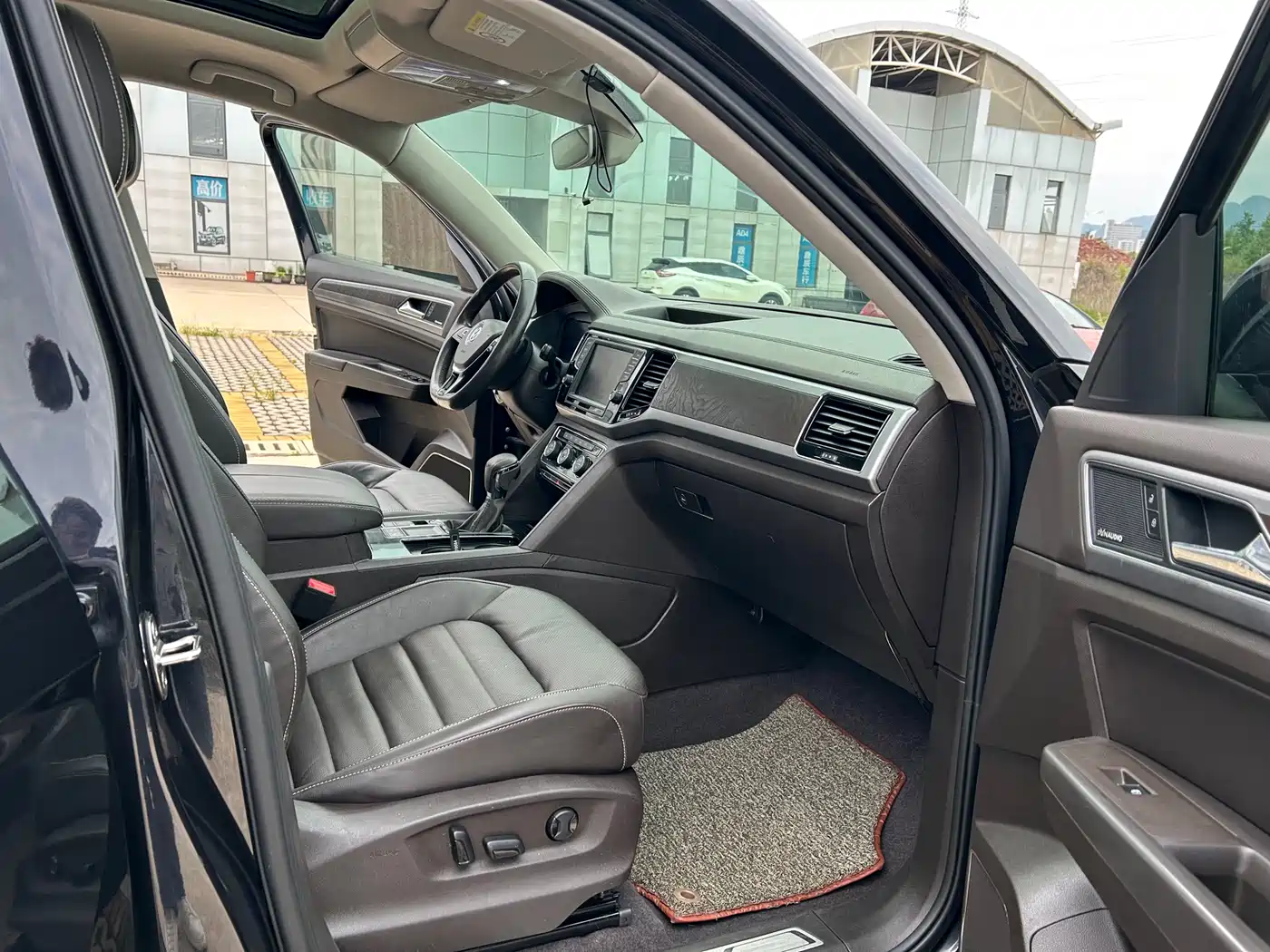 Volkswagen Teramont 2017 330TSI 2WD Flagship Edition фото 7