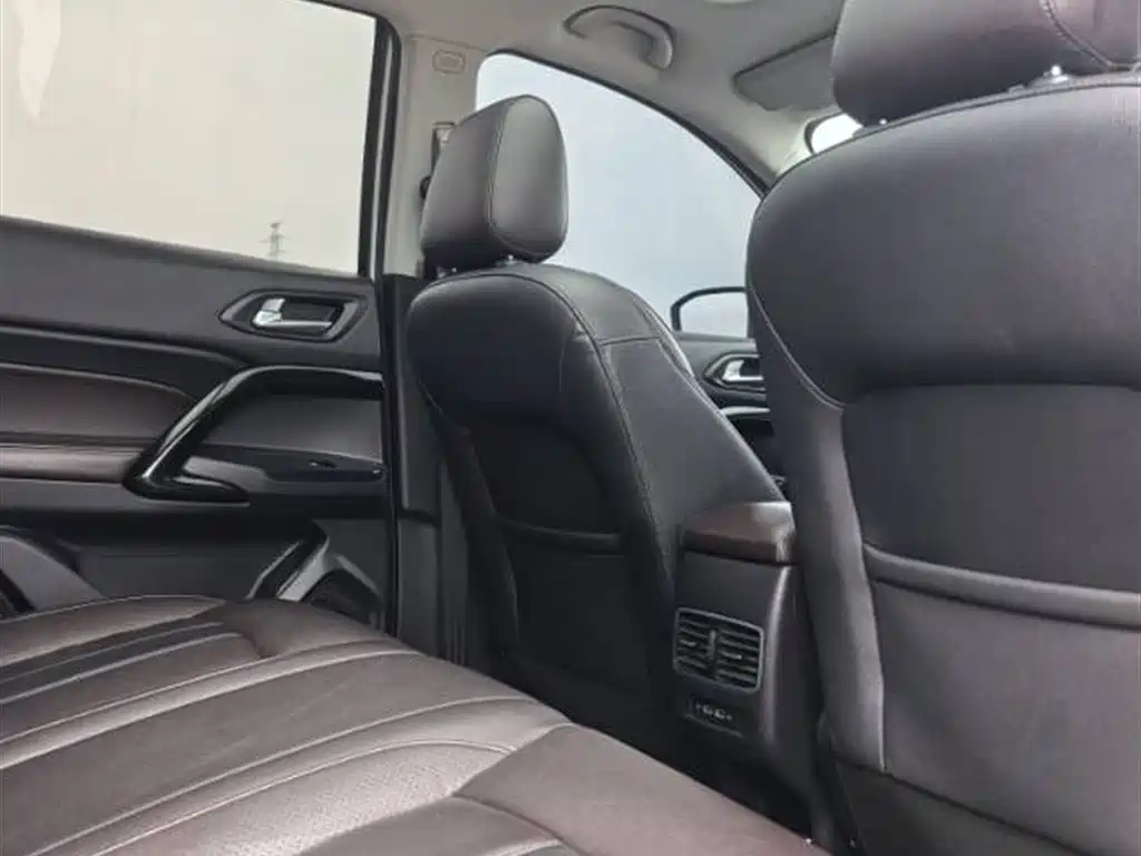 GAC Trumpchi Trumpchi GS4 2018 235T Auto 2WD Supreme Edition фото 6