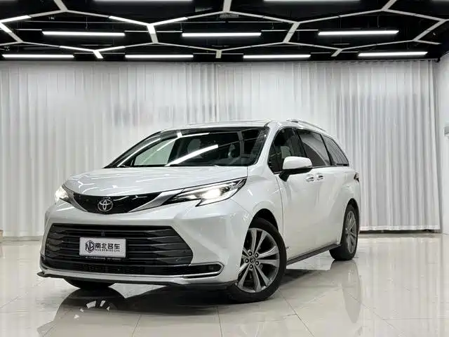 Toyota Sienna 2025 2024 2.5L Hybrid Ultimate Premium Edition